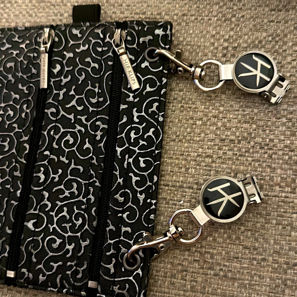 Hip Klips cell phone bag / wallet 2 tone gray/silver paisley bag. Hands Free - Picture 8 of 10